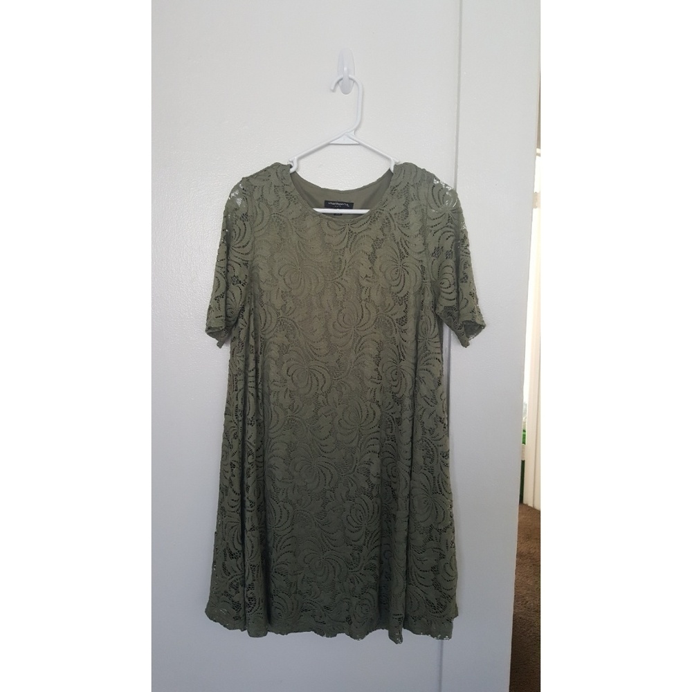 Sharagano Size 8 Lace Trapeze Dress